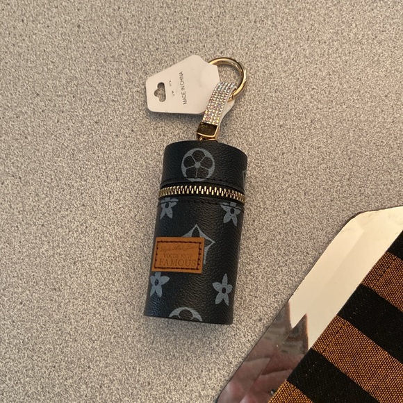 Mini keychain purse - Picture 2 of 2